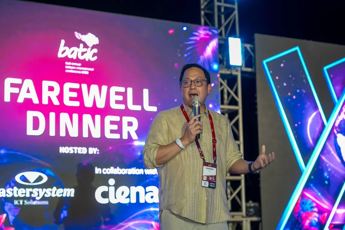 BATIC farewell dinner on stage